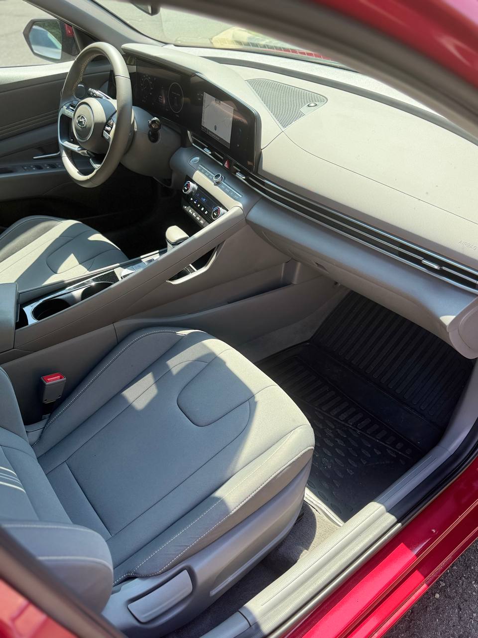 Hyundai Elantra SEL (2023) - Gasoline